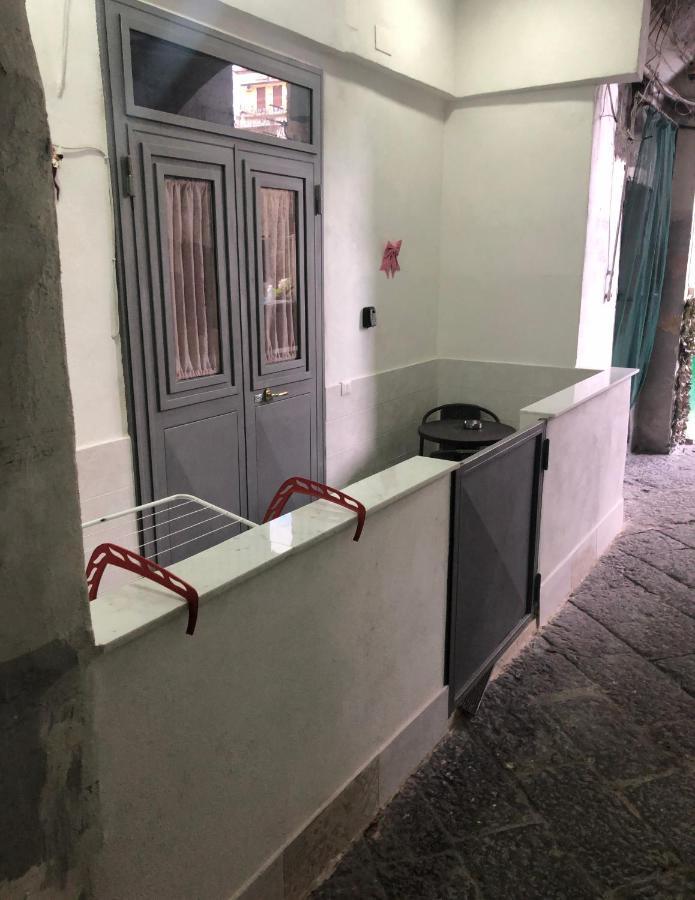 Il Basso Della Nonna Nápoles Exterior foto